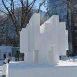 アート広場の雪像①「個性」